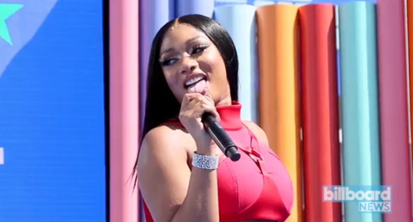 Read more about the article HOT GIRL SUMMER HAS BEEN EXTEND… Meg Thee Stallion files to Trademark “Hot Girl Summer”